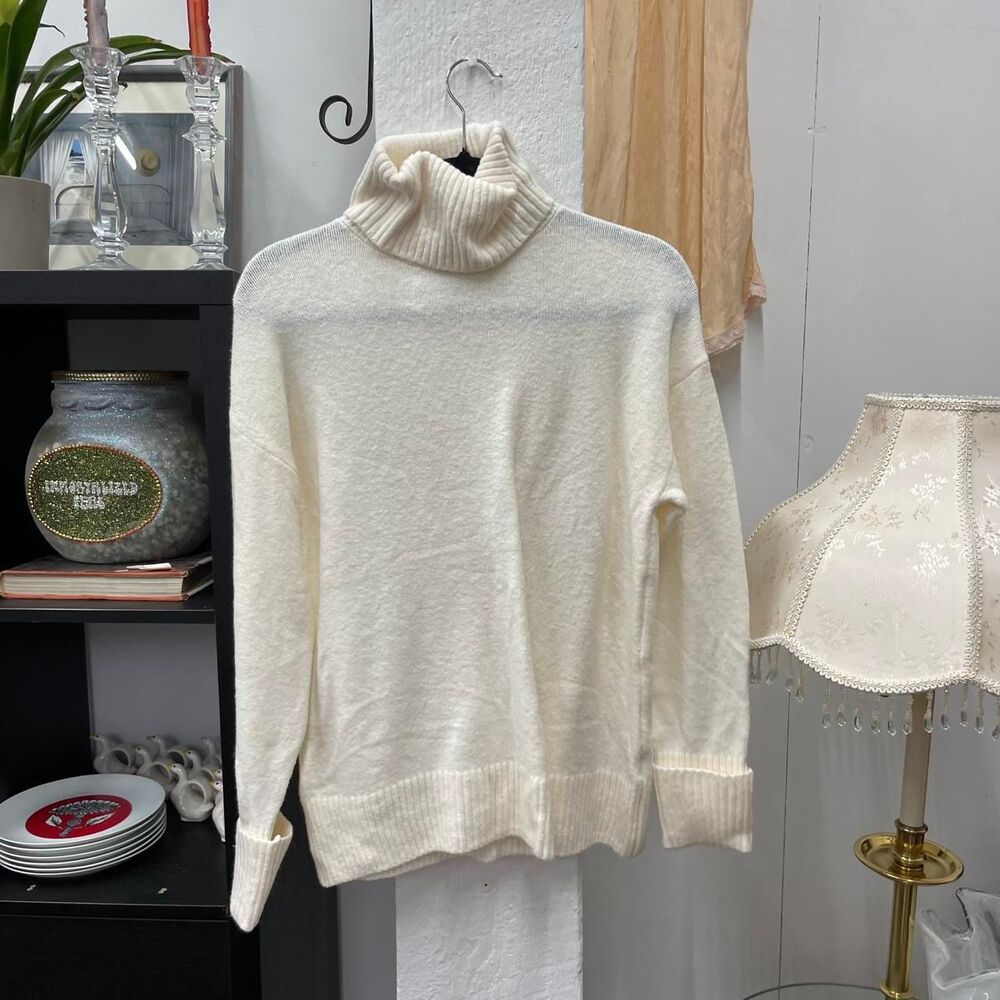 Old-navy Women's Cream and White Jumper